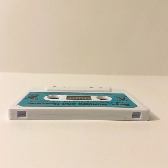 Vintage 1994 Days Months and Seasons Peter Pan Ind Cassette Tape and Book - Picture 9 of 10